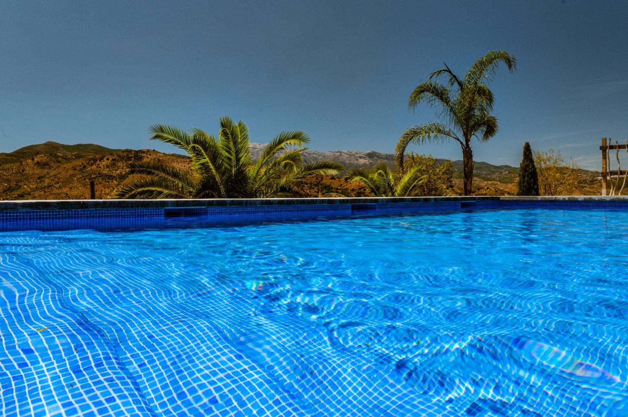 Aparthotel Nido Aguila Blanca à Guaro Extérieur photo