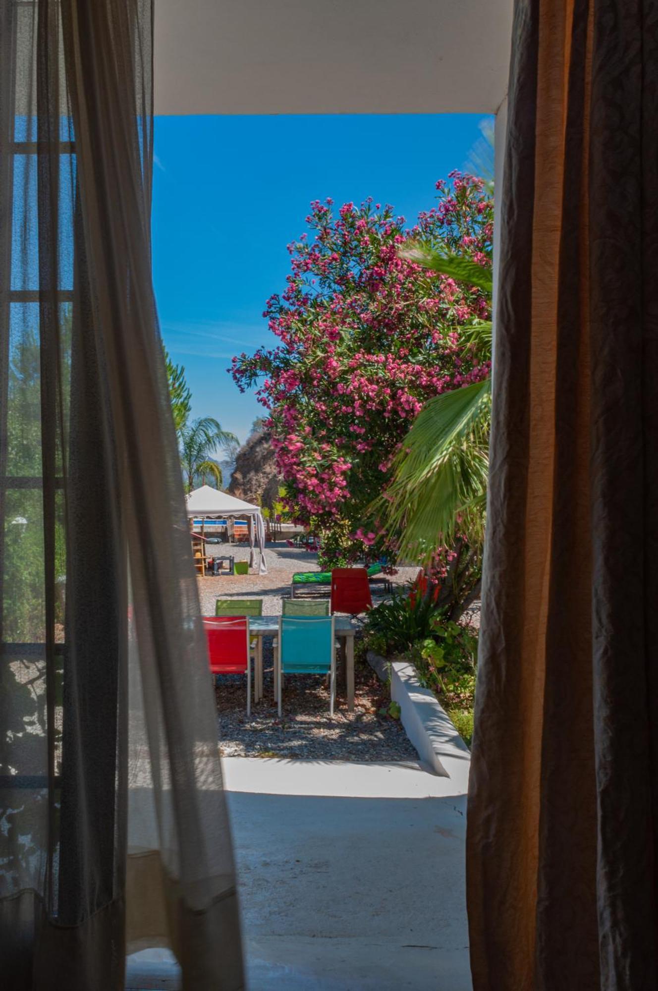 Aparthotel Nido Aguila Blanca à Guaro Extérieur photo